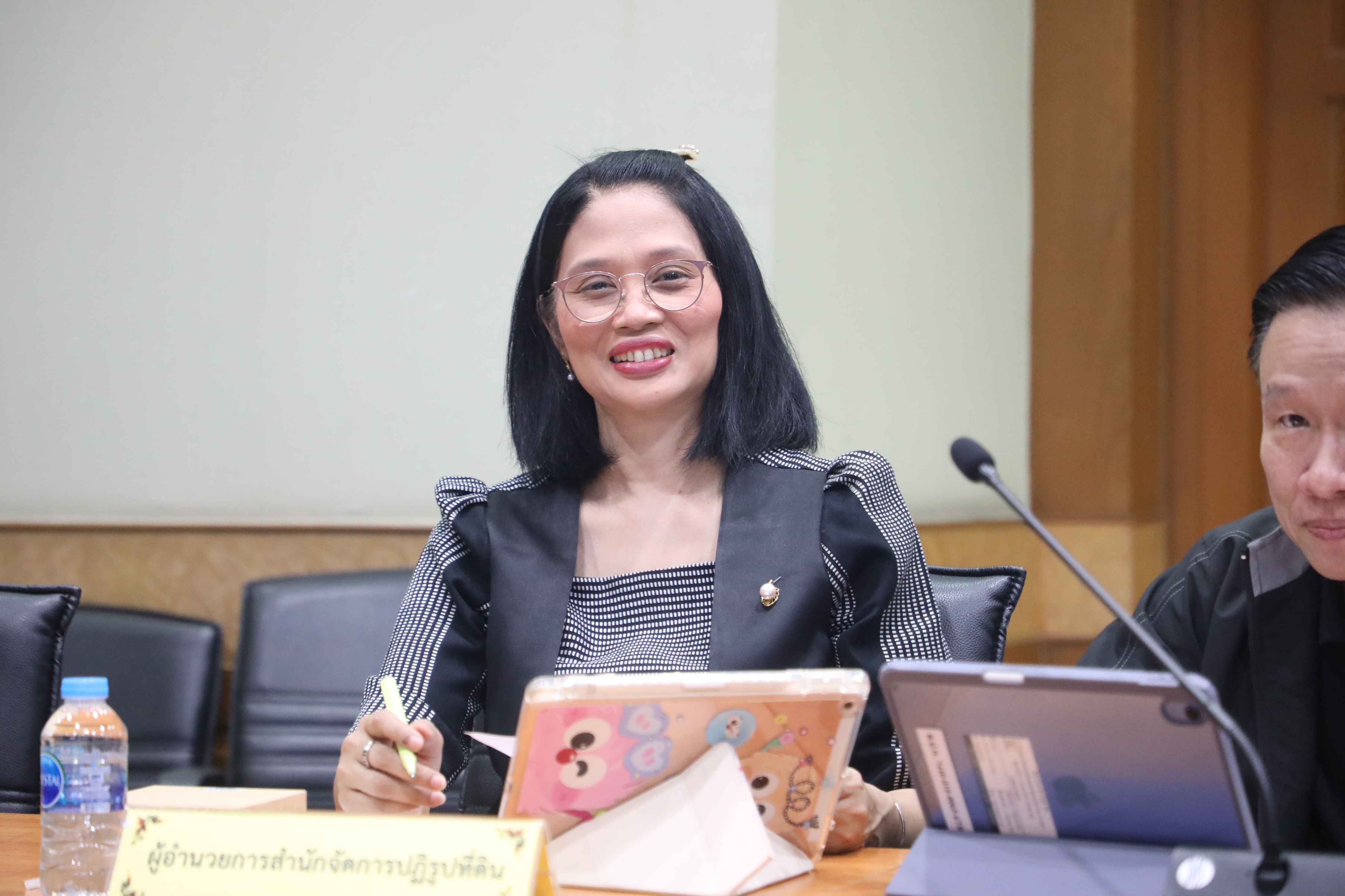 title - ส.ป.ก. ประชุม คกก. ดำเนินการจัดพิธีประกาศเกียรติคุณ ผู้เกษียณอายุราชการ สำนักงานการปฏิรูปที่ดินเพื่อเกษตรกรรม ประจำปีงบประมาณ พ.ศ. 2569 ครั้งที่ 1/2569